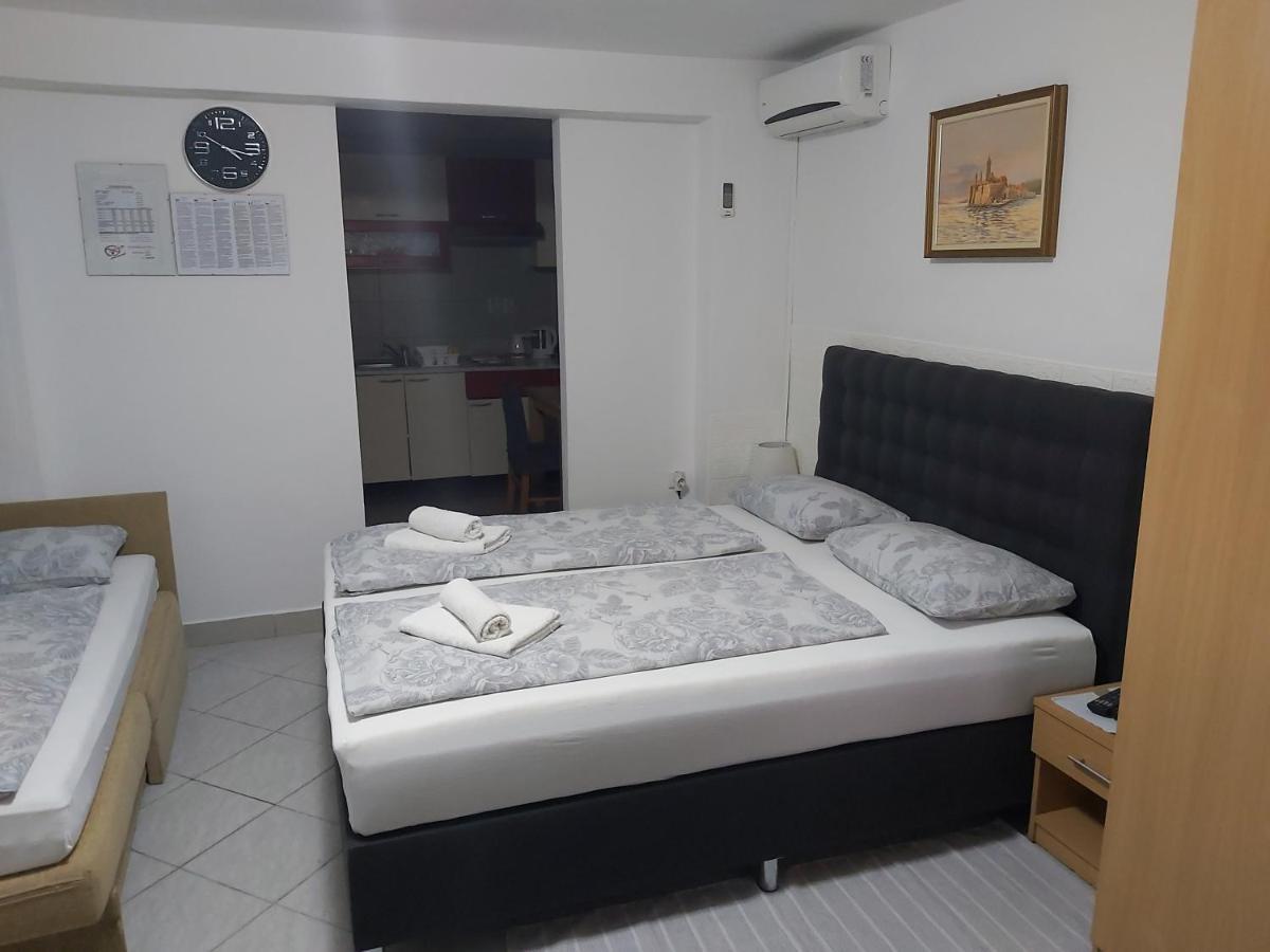 Apartmani I Sobe Mara Palit Exterior foto